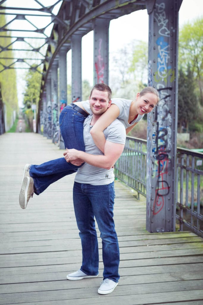 Paar Shooting vor der Hochzeit