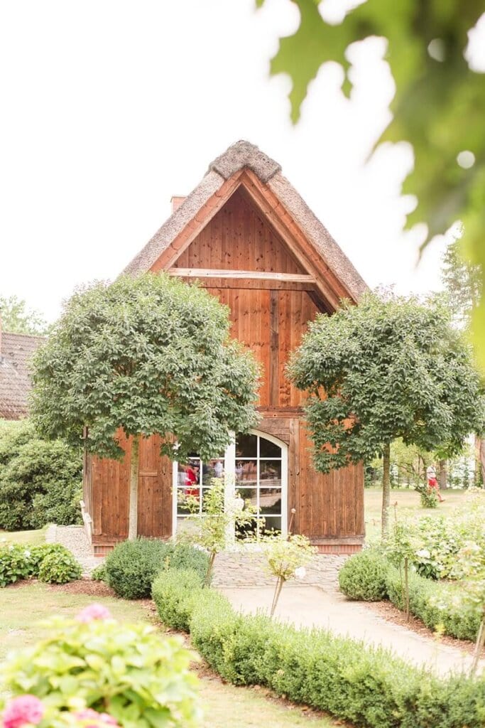 Holzhaus im Park