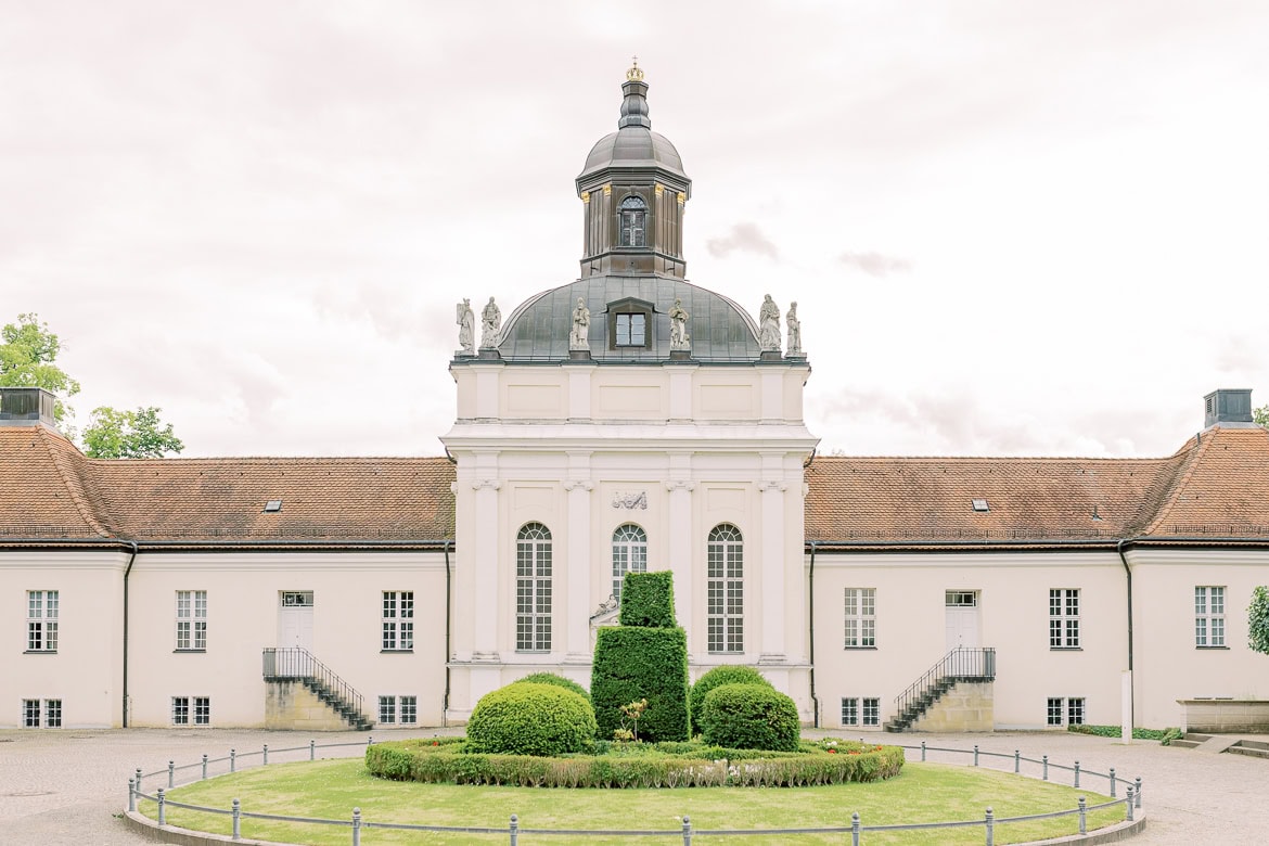 Kirchliche Trauung beim Schloss Köpenick mit Feier im Strandbad Wendenschloss Berlin Köpenick