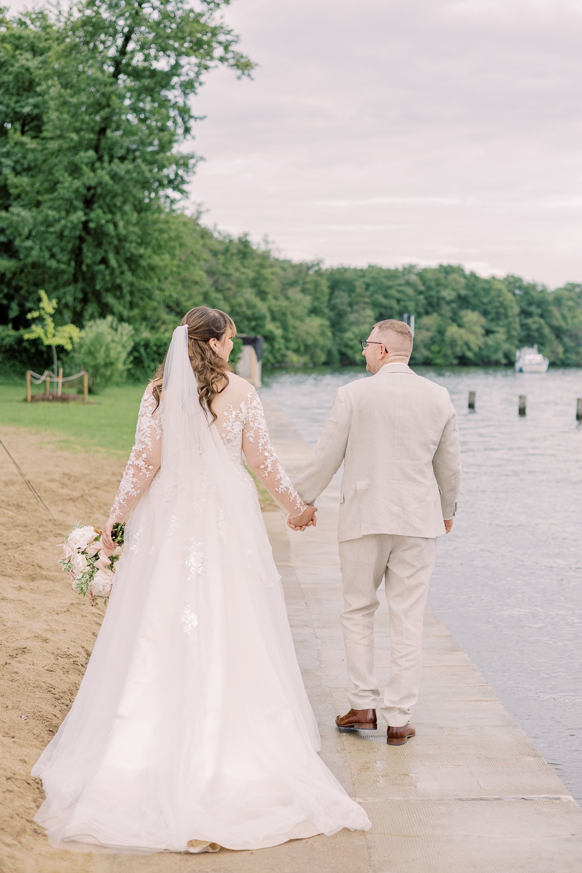 Kirchliche Trauung beim Schloss Köpenick mit Feier im Strandbad Wendenschloss Berlin Köpenick