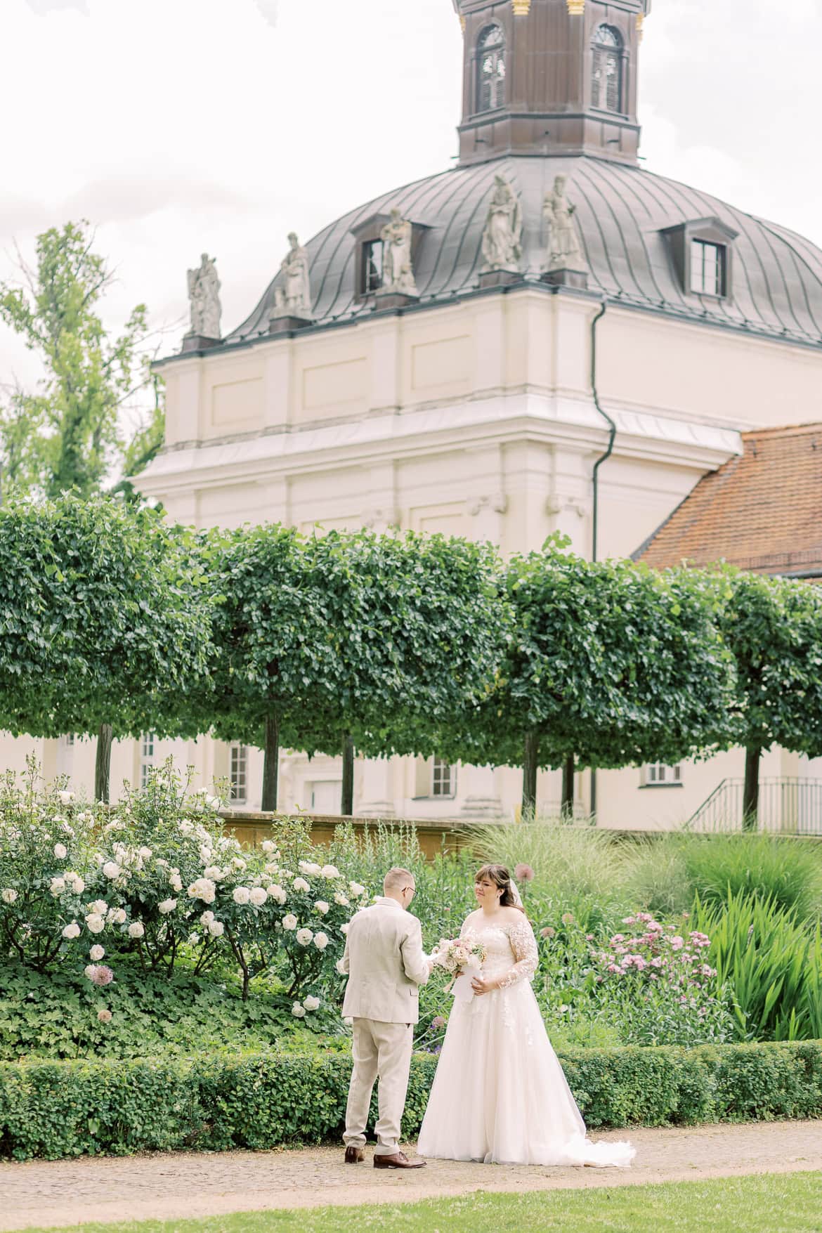 Kirchliche Trauung beim Schloss Köpenick mit Feier im Strandbad Wendenschloss Berlin Köpenick