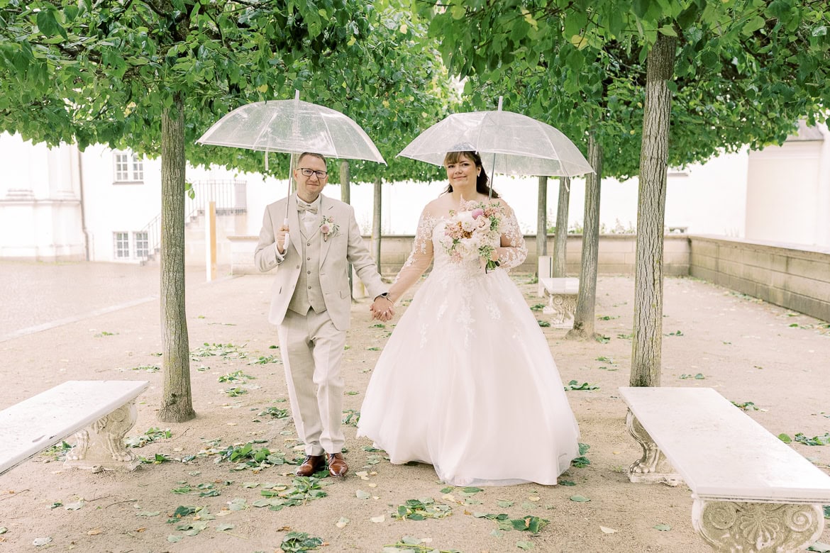 Kirchliche Trauung beim Schloss Köpenick mit Feier im Strandbad Wendenschloss Berlin Köpenick