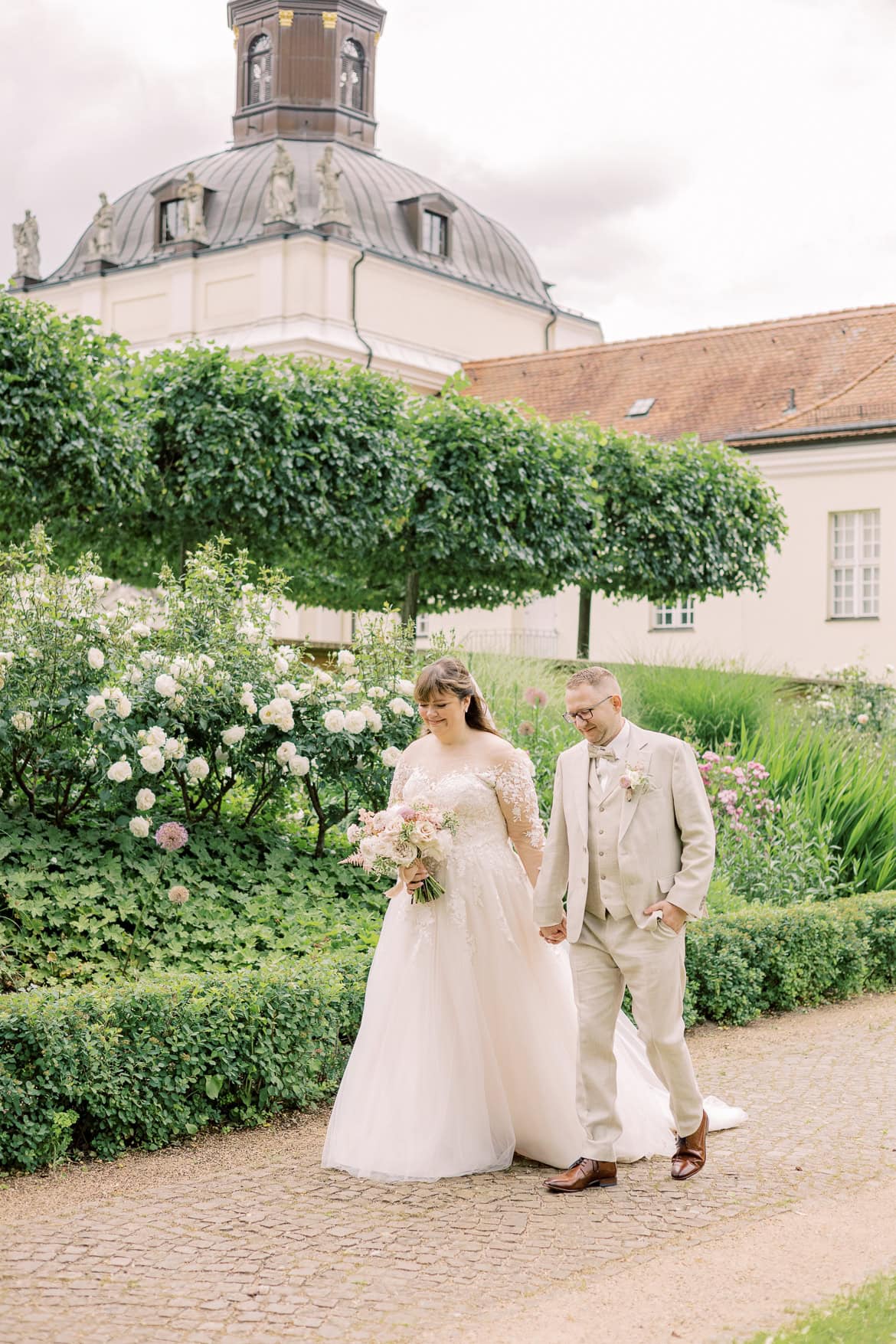 Kirchliche Trauung beim Schloss Köpenick mit Feier im Strandbad Wendenschloss Berlin Köpenick