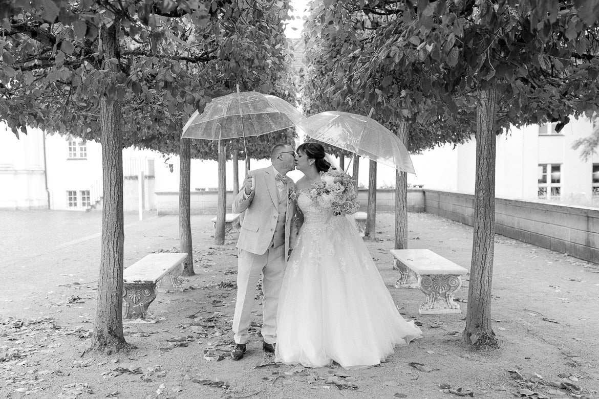 Kirchliche Trauung beim Schloss Köpenick mit Feier im Strandbad Wendenschloss Berlin Köpenick