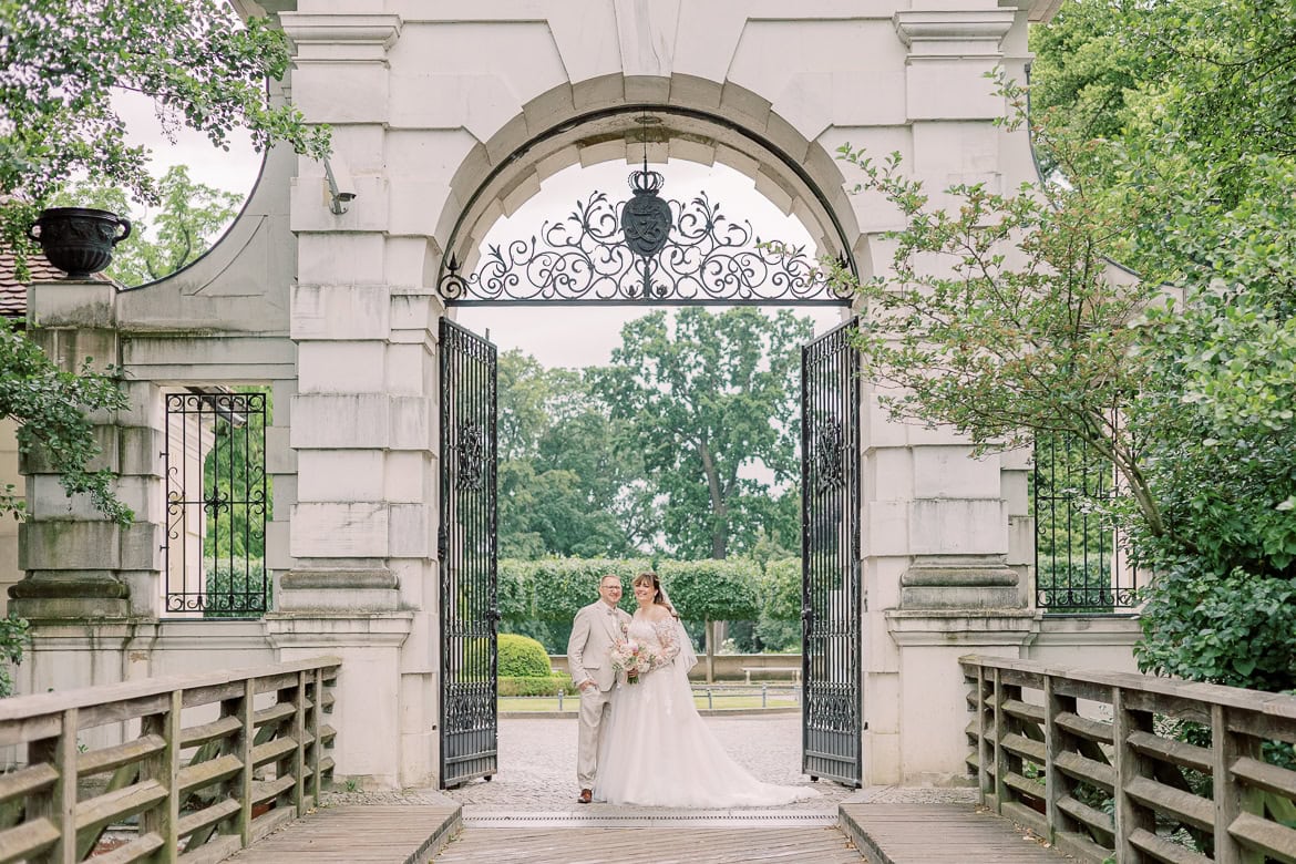 Kirchliche Trauung beim Schloss Köpenick mit Feier im Strandbad Wendenschloss Berlin Köpenick