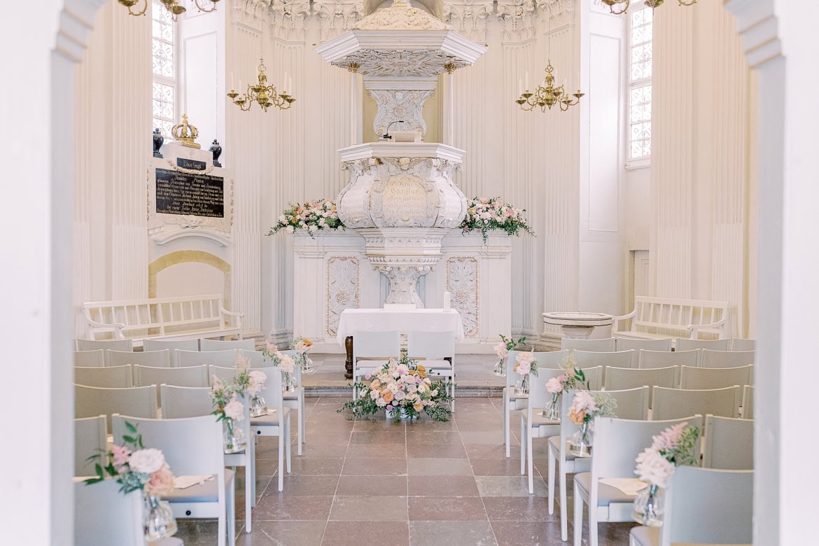 Kirchliche Trauung beim Schloss Köpenick mit Feier im Strandbad Wendenschloss Berlin Köpenick