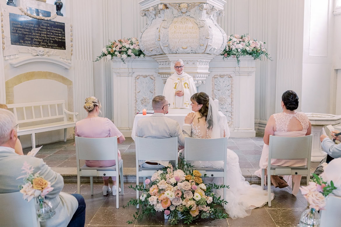 Kirchliche Trauung beim Schloss Köpenick mit Feier im Strandbad Wendenschloss Berlin Köpenick
