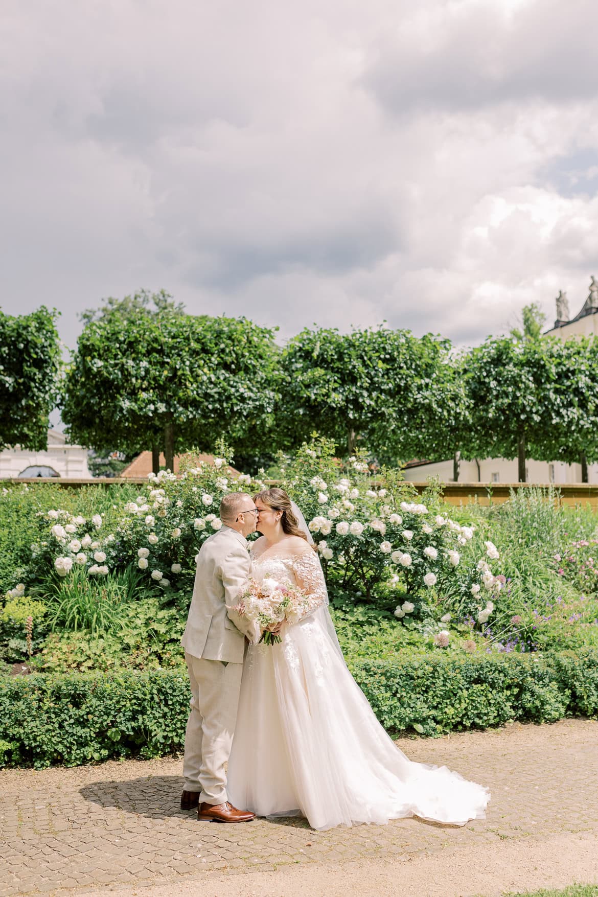 Kirchliche Trauung beim Schloss Köpenick mit Feier im Strandbad Wendenschloss Berlin Köpenick