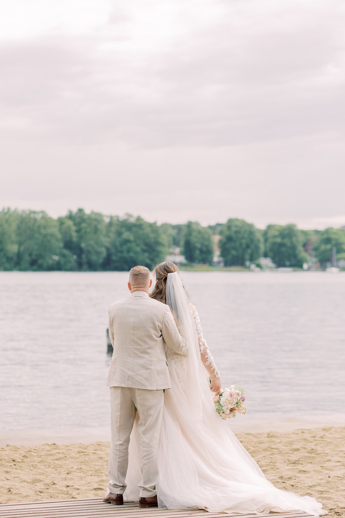 Kirchliche Trauung beim Schloss Köpenick mit Feier im Strandbad Wendenschloss Berlin Köpenick