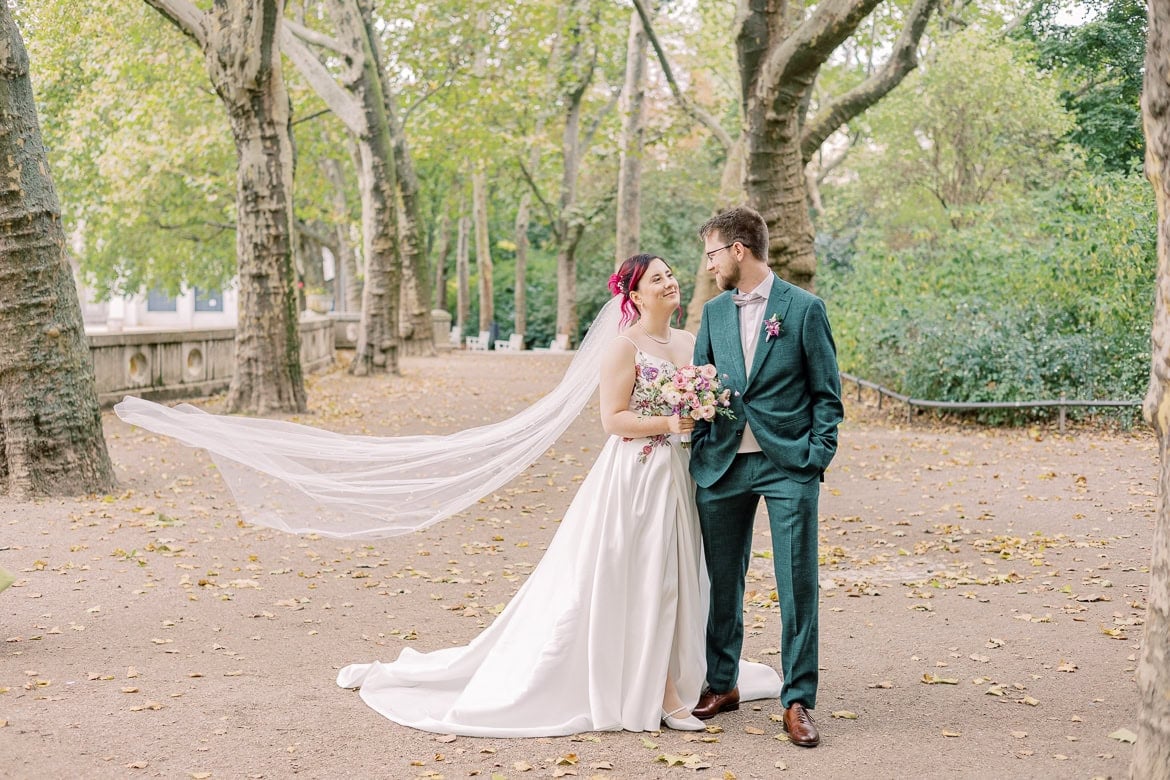Japanisch inspiriert: Trauung im Standesamt Schöneberg und Feier im Spreespeicher Berlin