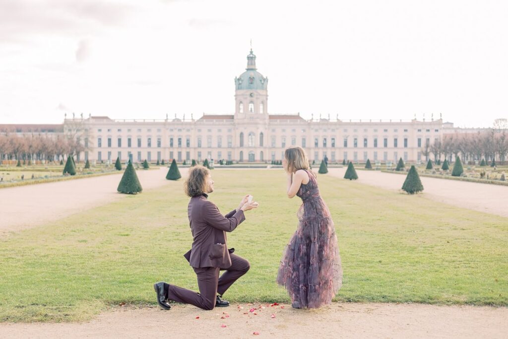 Heiratsantrag vor dem Schloss Charlottenburg