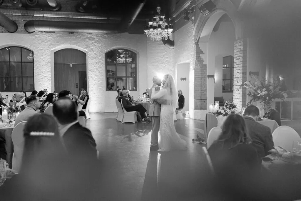 Winter Hochzeitsfeier in der Event Wartehalle Berlin Nordbahnhof