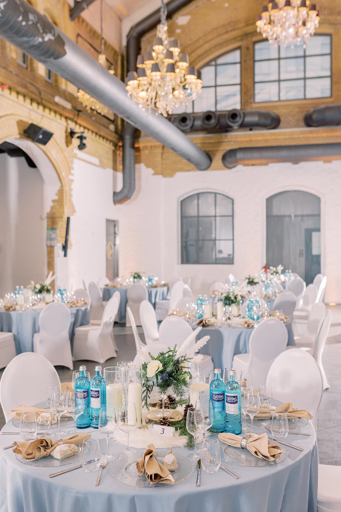 Winter Hochzeitsfeier in der Event Wartehalle Berlin Nordbahnhof