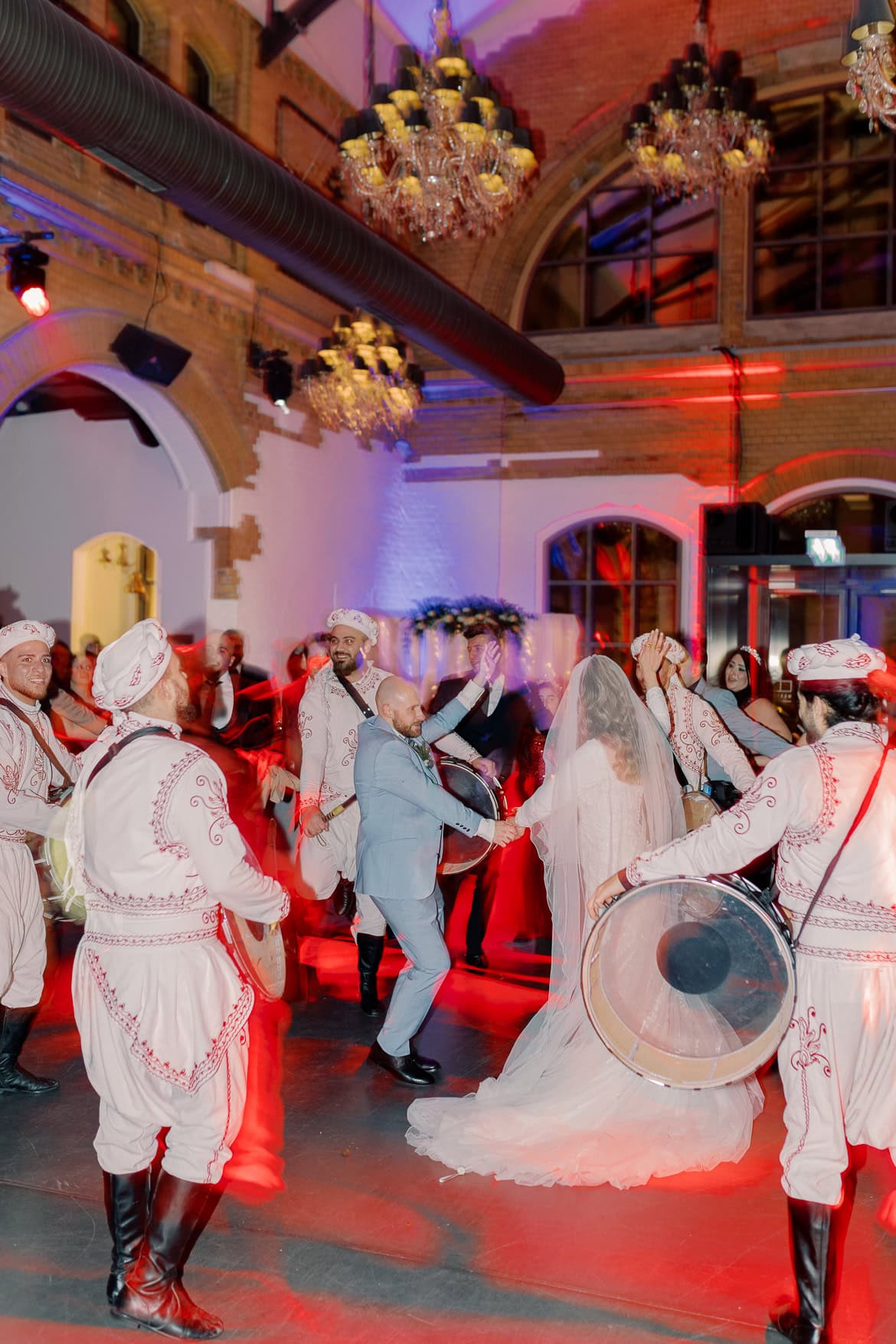 Winter Hochzeitsfeier in der Event Wartehalle Berlin Nordbahnhof
