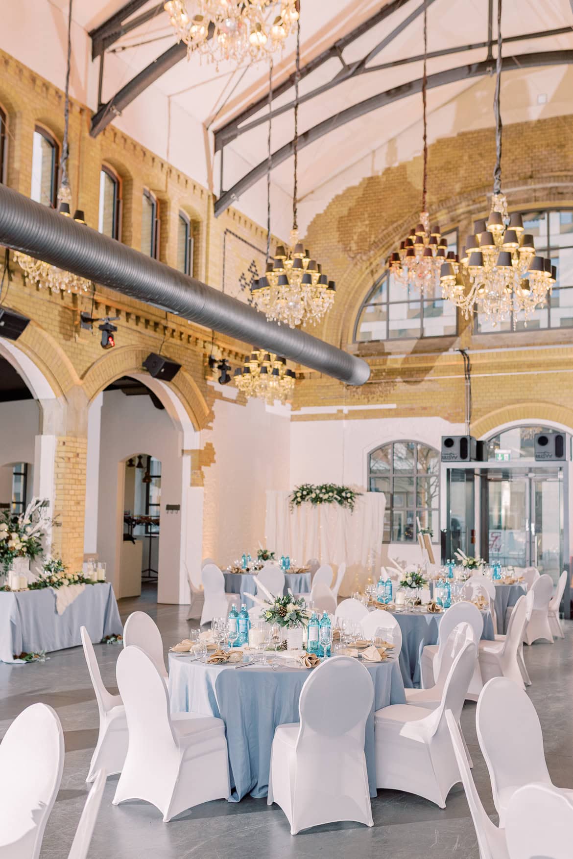 Winter Hochzeitsfeier in der Event Wartehalle Berlin Nordbahnhof