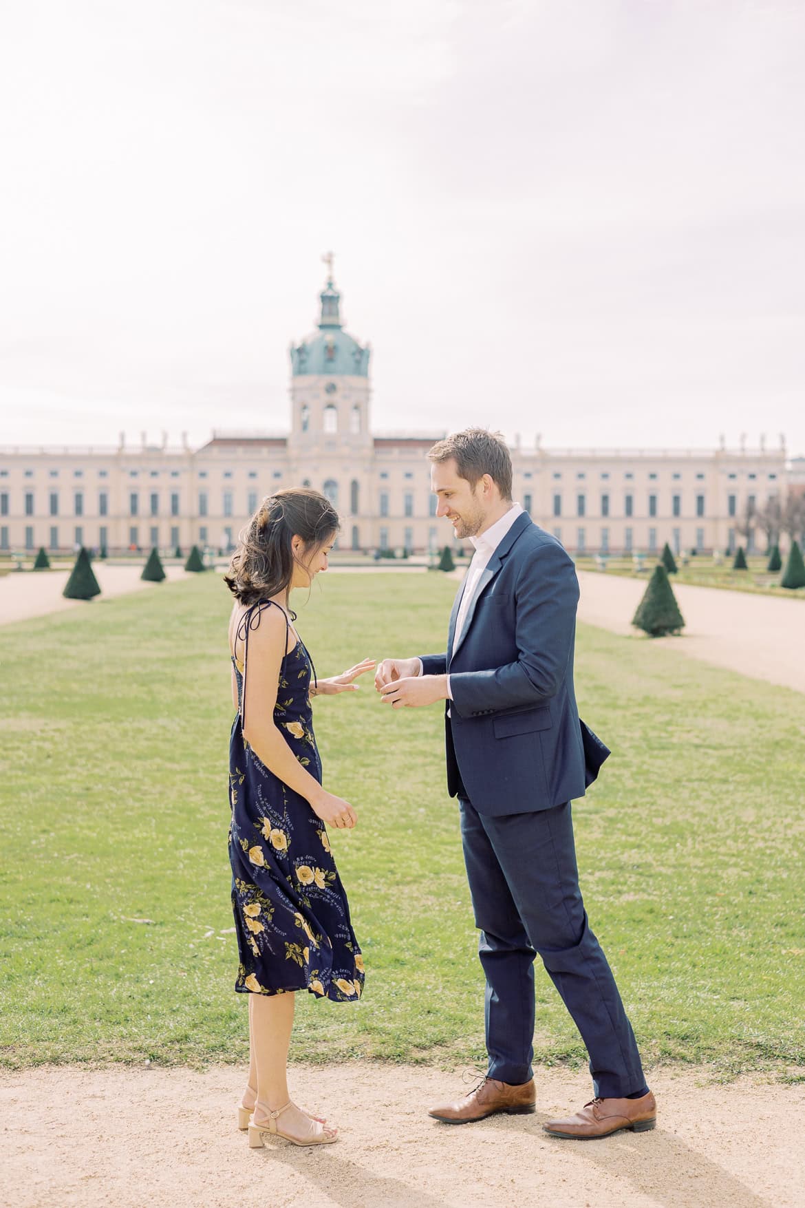 Überraschungs Heiratsantrag beim Schloss Charlottenburg Berlin