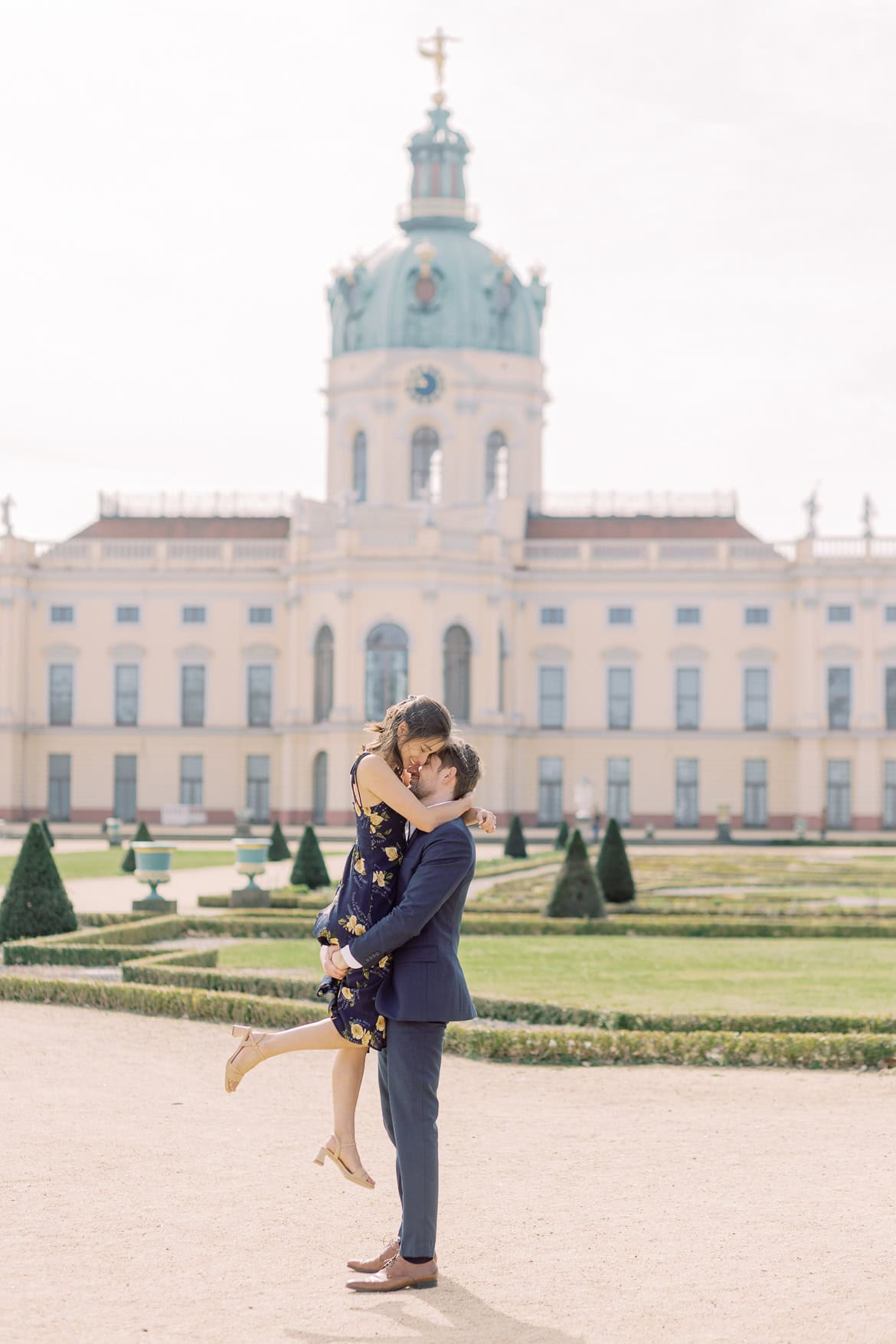 Überraschungs Heiratsantrag beim Schloss Charlottenburg Berlin