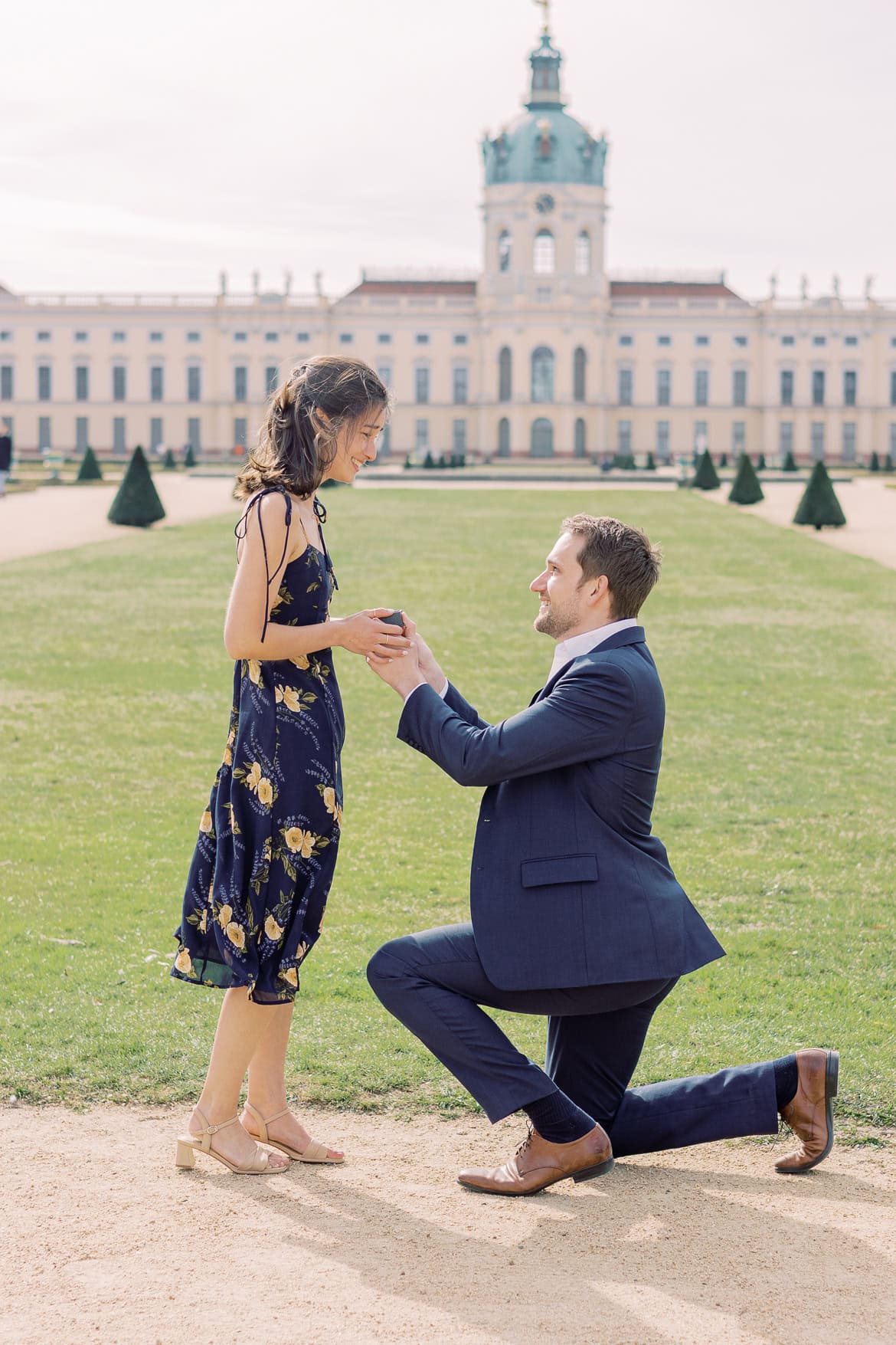 Überraschungs Heiratsantrag beim Schloss Charlottenburg Berlin