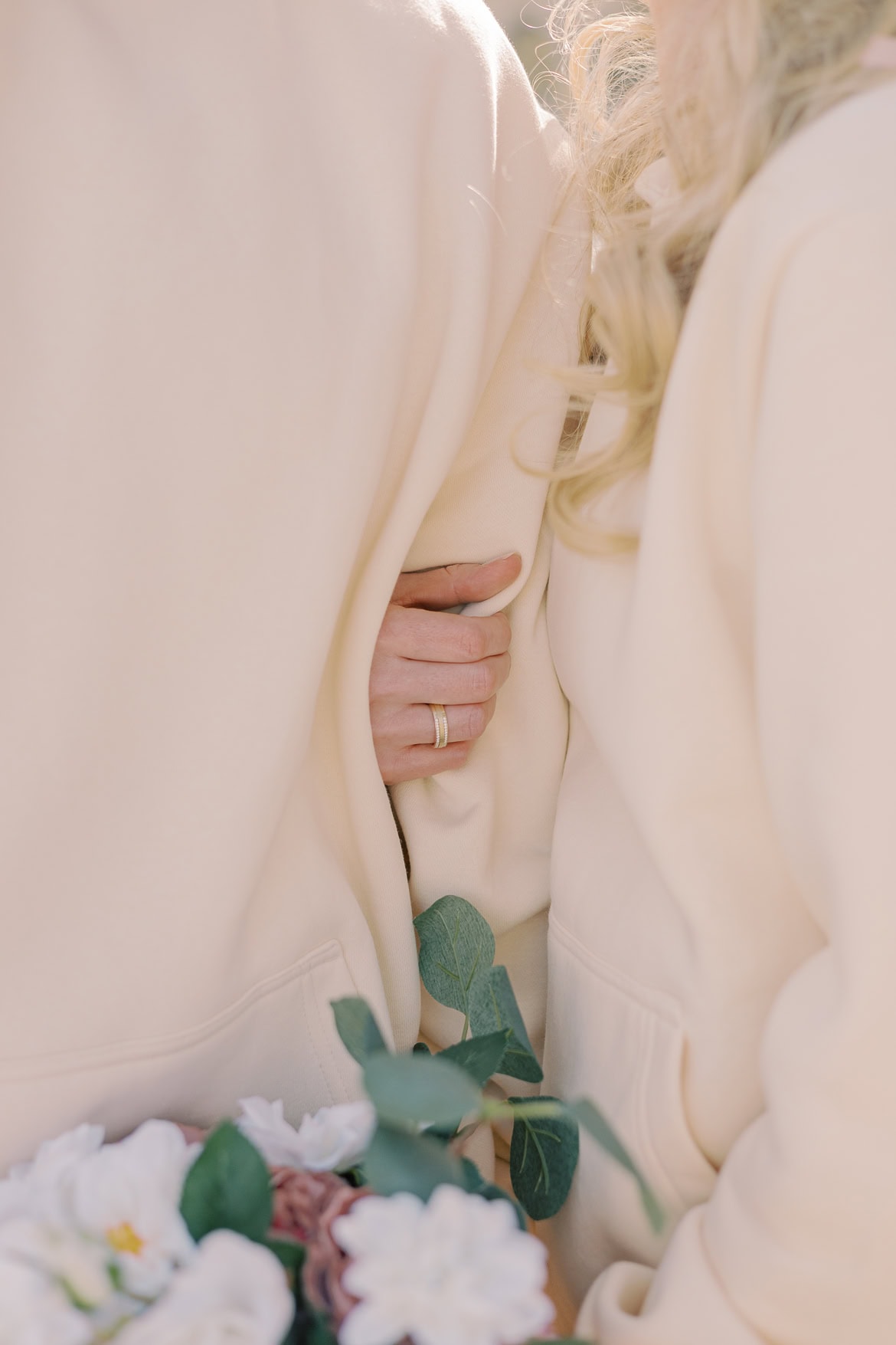 Gemütliche Jogginganzug Trauung in der Hochzeitsvilla Berlin Zehlendorf