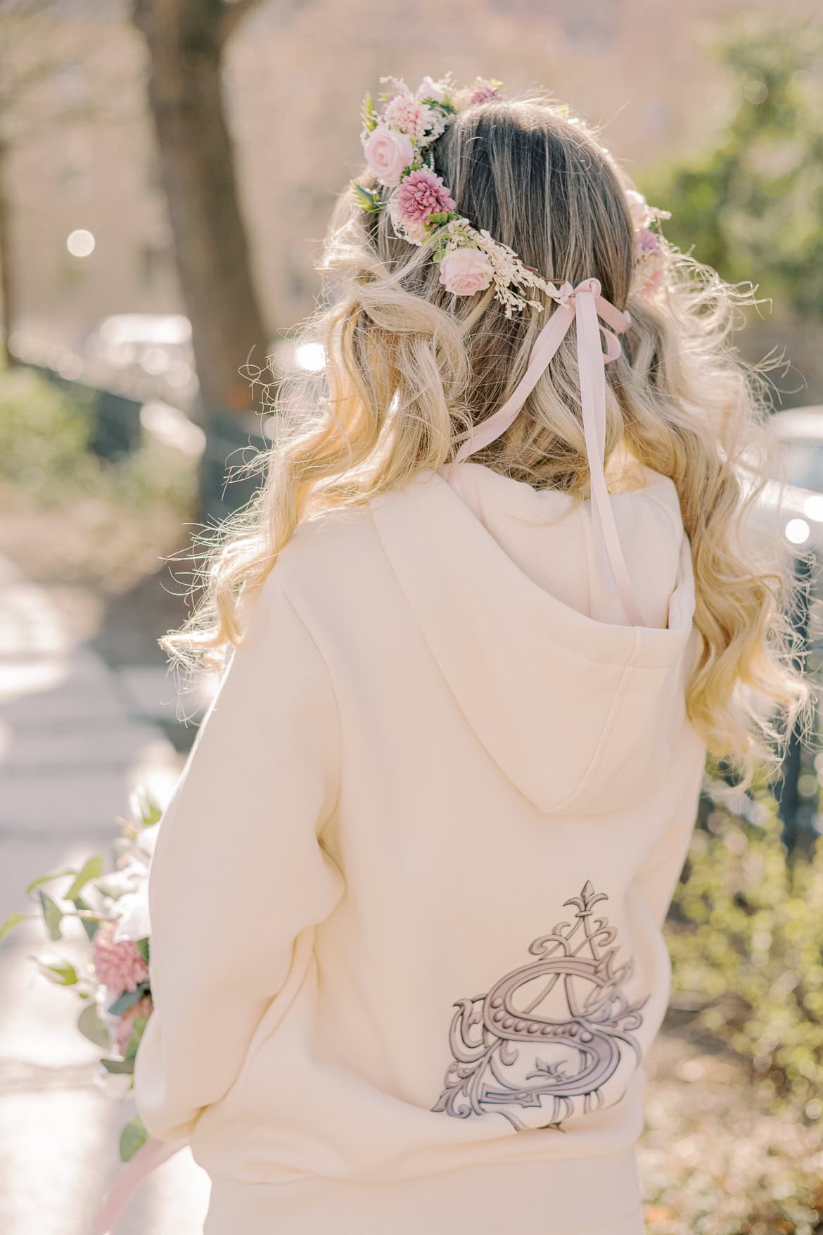 Gemütliche Jogginganzug Trauung in der Hochzeitsvilla Berlin Zehlendorf