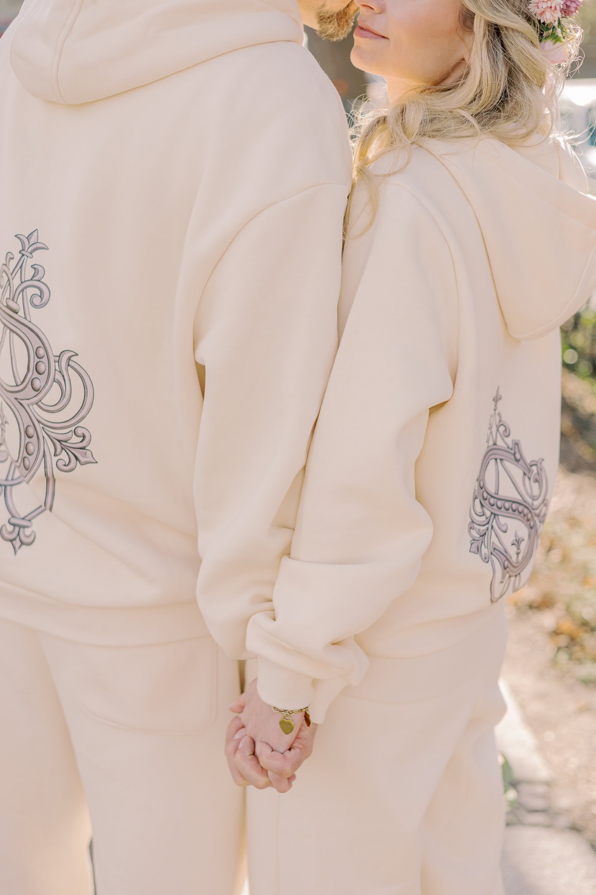 Gemütliche Jogginganzug Trauung in der Hochzeitsvilla Berlin Zehlendorf