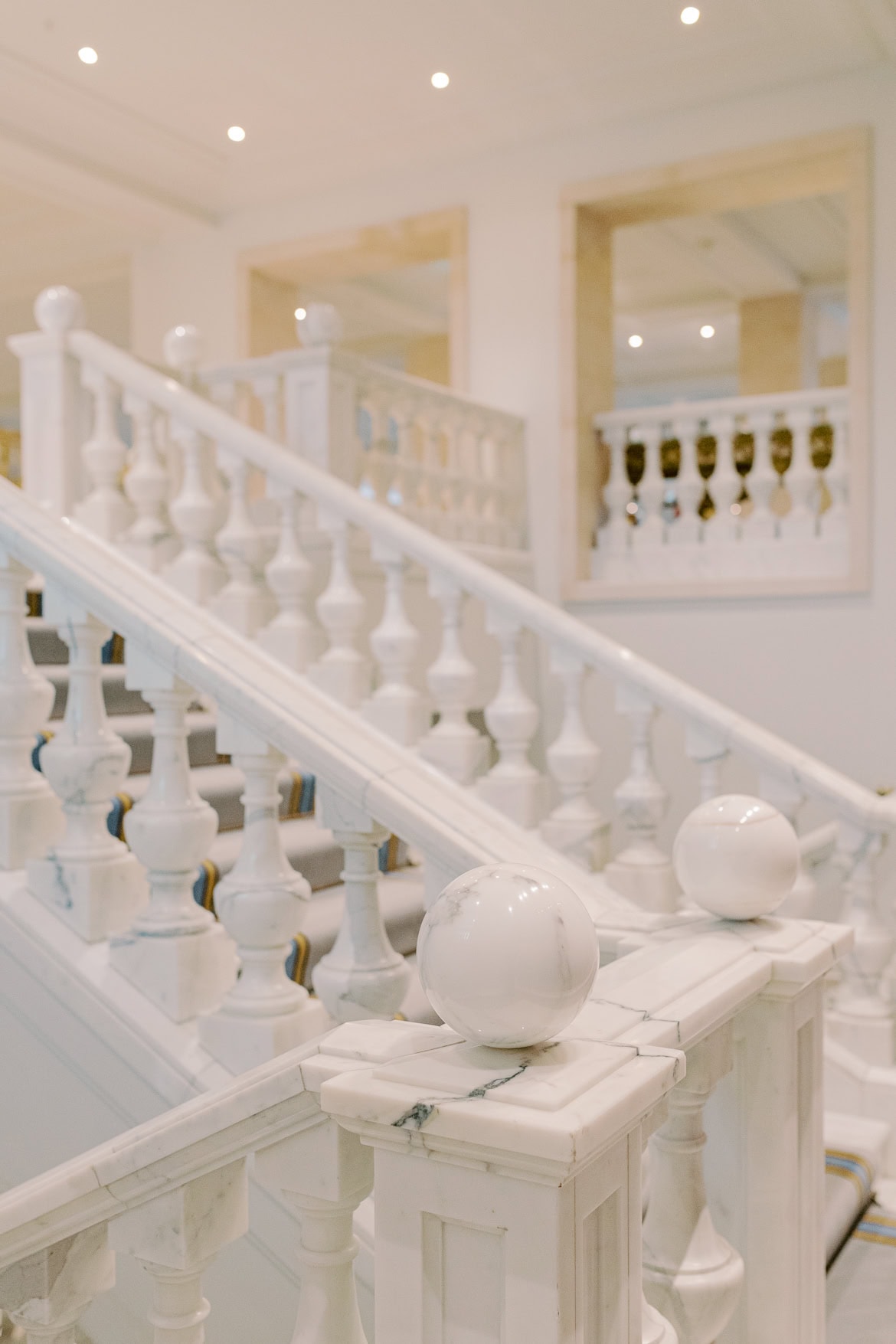 Elegante Berlin Hochzeit im Hotel Adlon Kempinski mit Feier im China Club