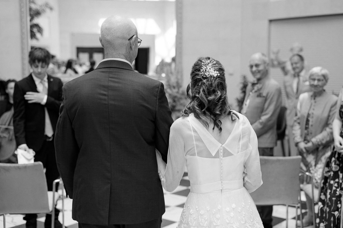 Elegante Berlin Hochzeit im Hotel Adlon Kempinski mit Feier im China Club