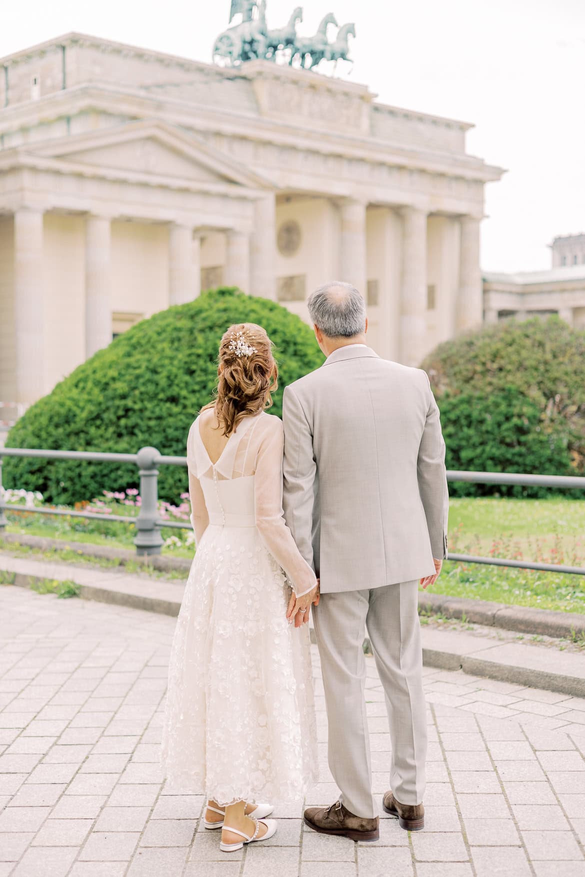 Elegante Berlin Hochzeit im Hotel Adlon Kempinski mit Feier im China Club