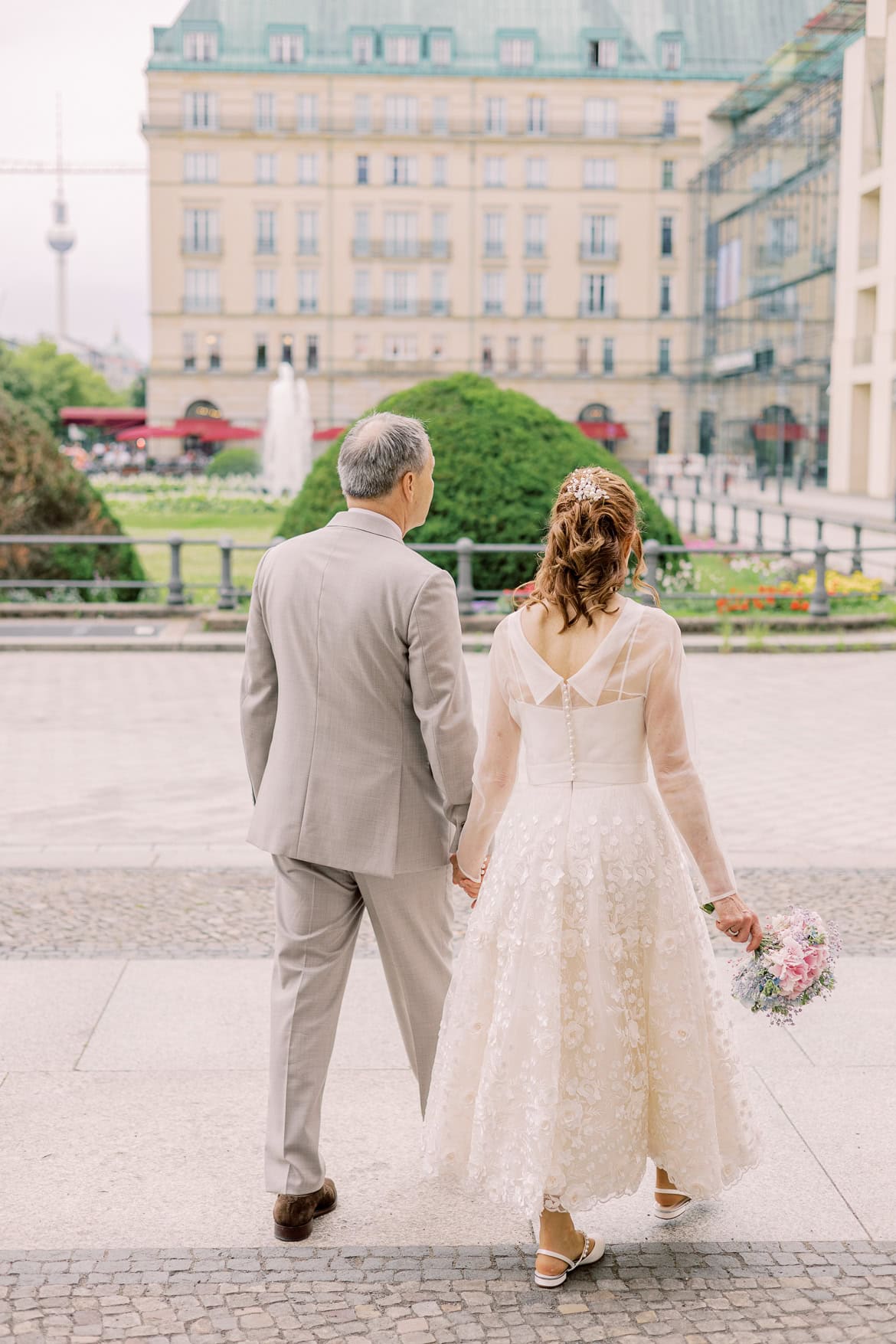 Elegante Berlin Hochzeit im Hotel Adlon Kempinski mit Feier im China Club