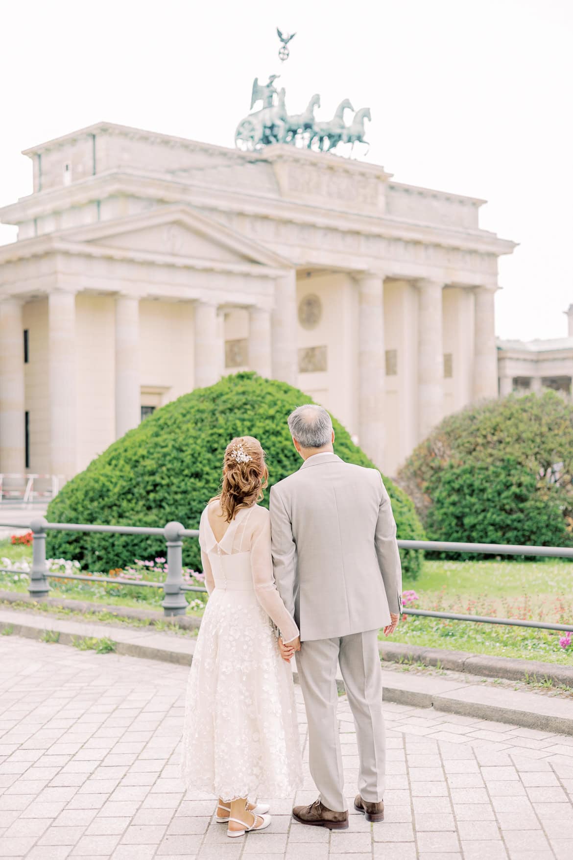 Elegante Berlin Hochzeit im Hotel Adlon Kempinski mit Feier im China Club