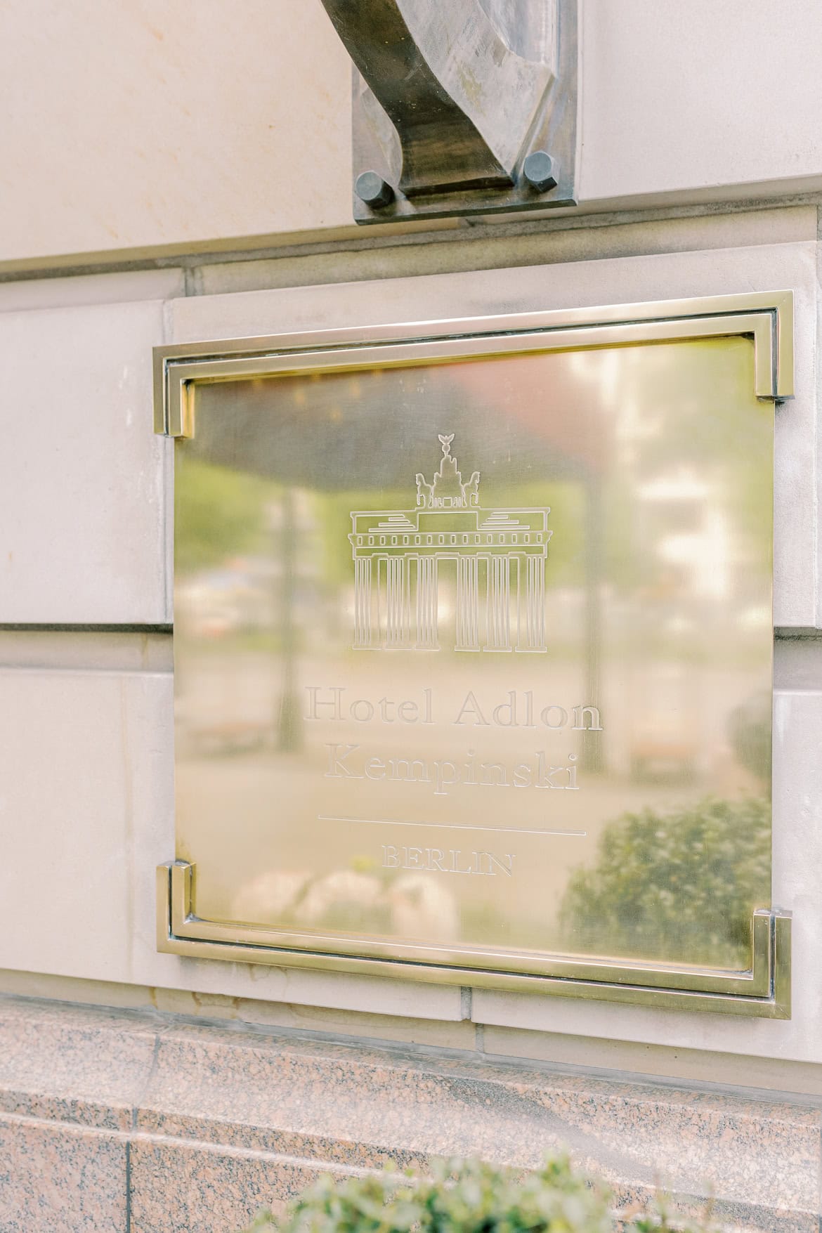 Elegante Berlin Hochzeit im Hotel Adlon Kempinski mit Feier im China Club