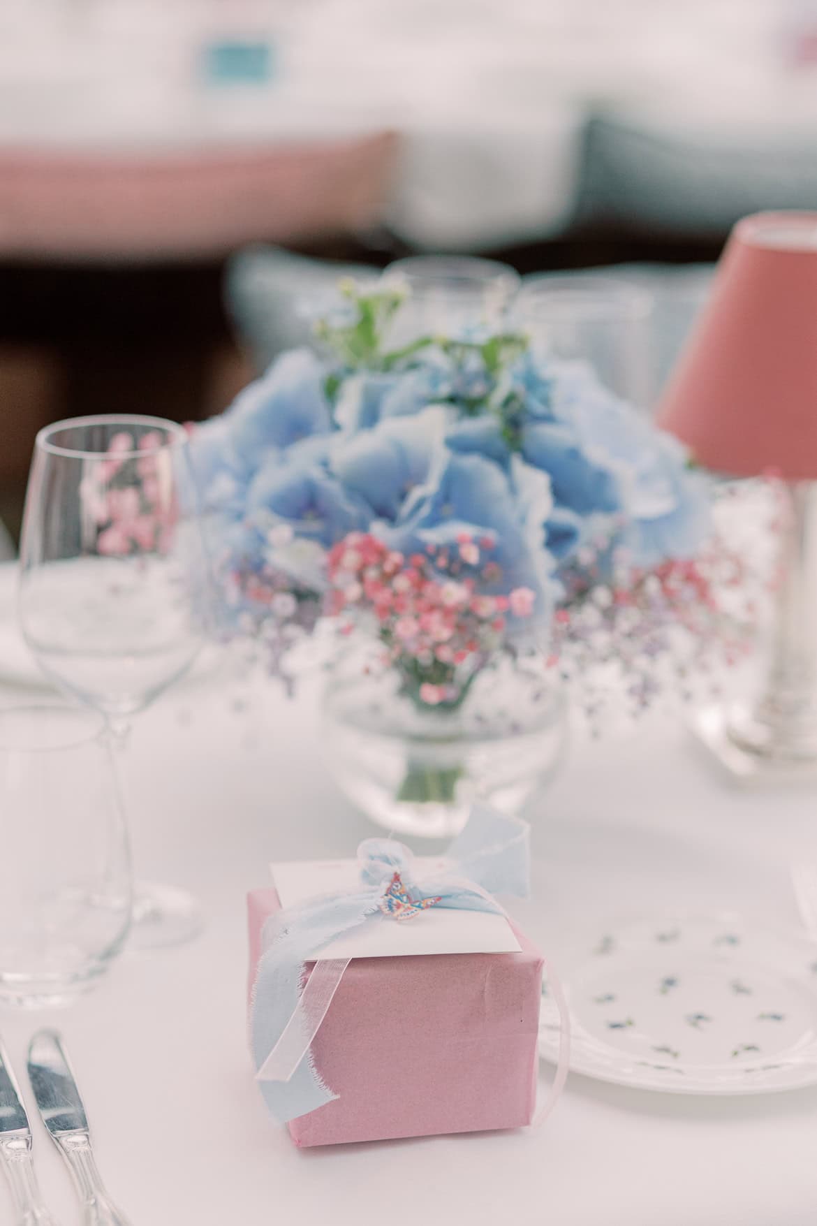 Elegante Berlin Hochzeit im Hotel Adlon Kempinski mit Feier im China Club