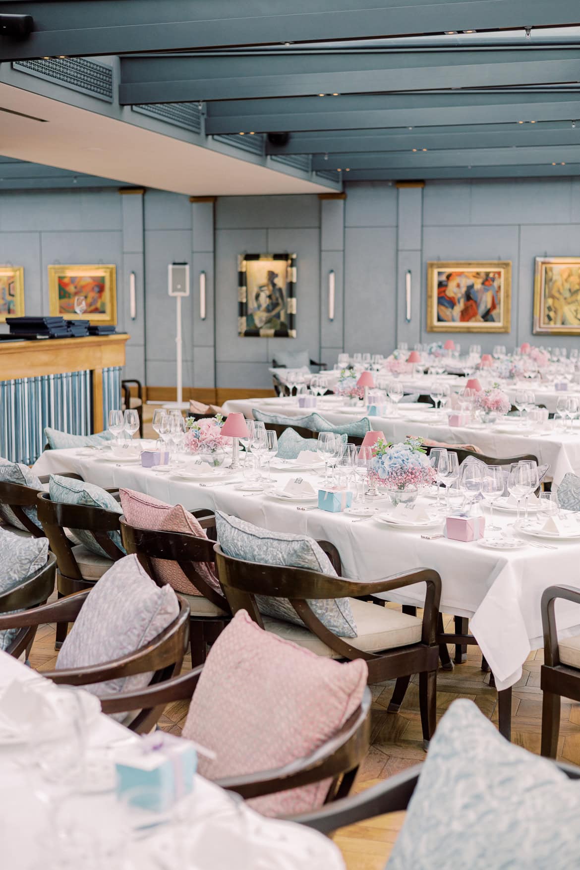 Elegante Berlin Hochzeit im Hotel Adlon Kempinski mit Feier im China Club
