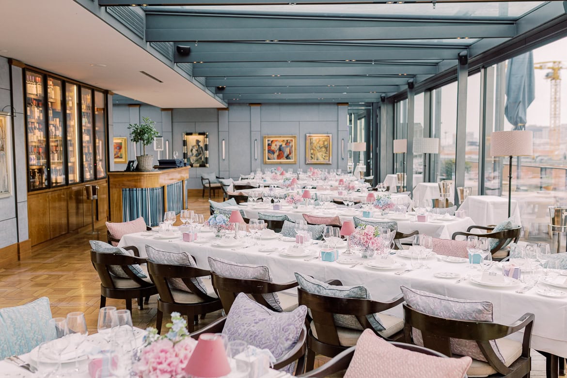 Elegante Berlin Hochzeit im Hotel Adlon Kempinski mit Feier im China Club
