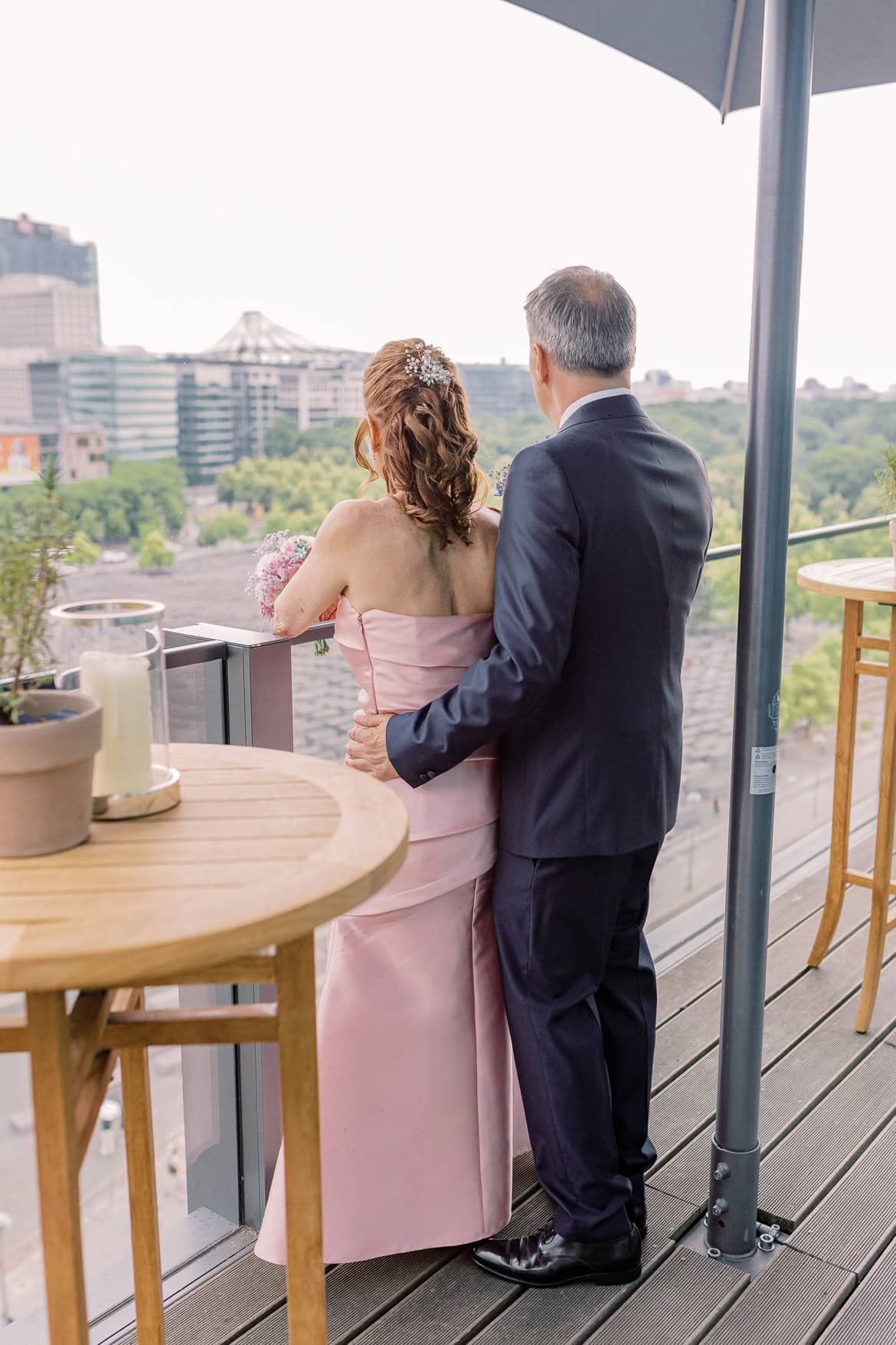 Elegante Berlin Hochzeit im Hotel Adlon Kempinski mit Feier im China Club