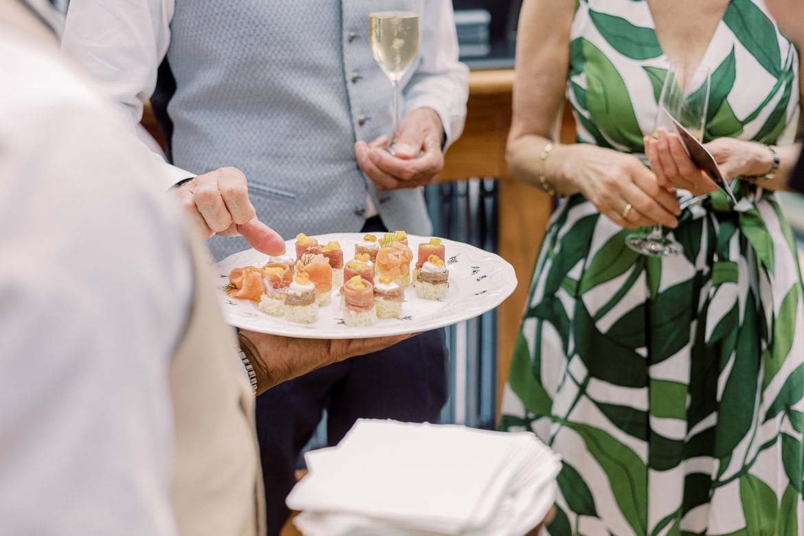 Elegante Berlin Hochzeit im Hotel Adlon Kempinski mit Feier im China Club