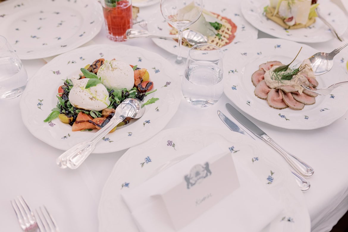 Elegante Berlin Hochzeit im Hotel Adlon Kempinski mit Feier im China Club