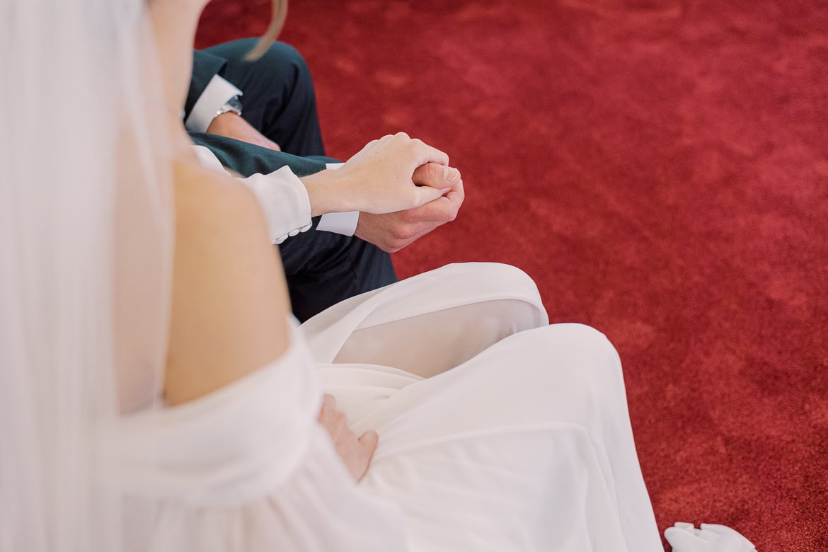 Sommer Hochzeit in der Altstadt Teltow mit romantischem First Look