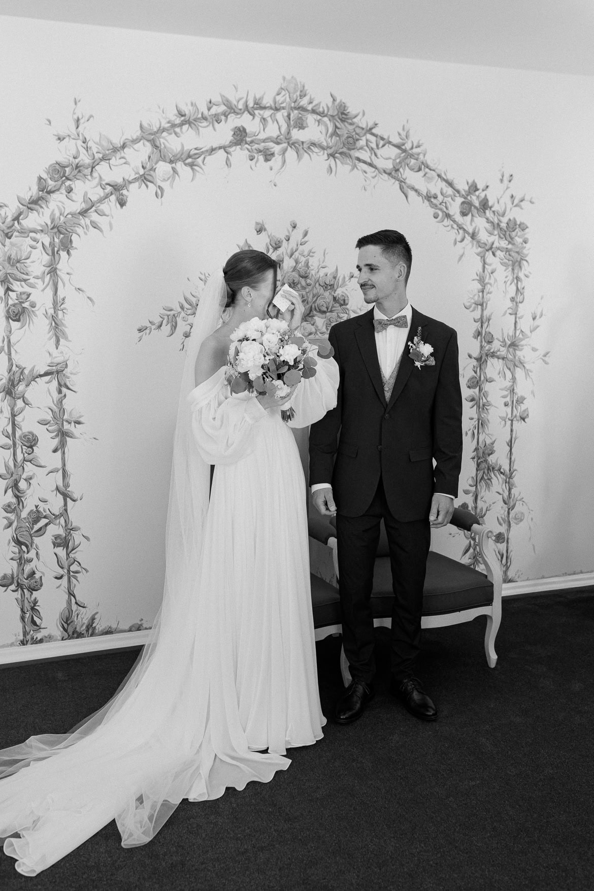 Sommer Hochzeit in der Altstadt Teltow mit romantischem First Look