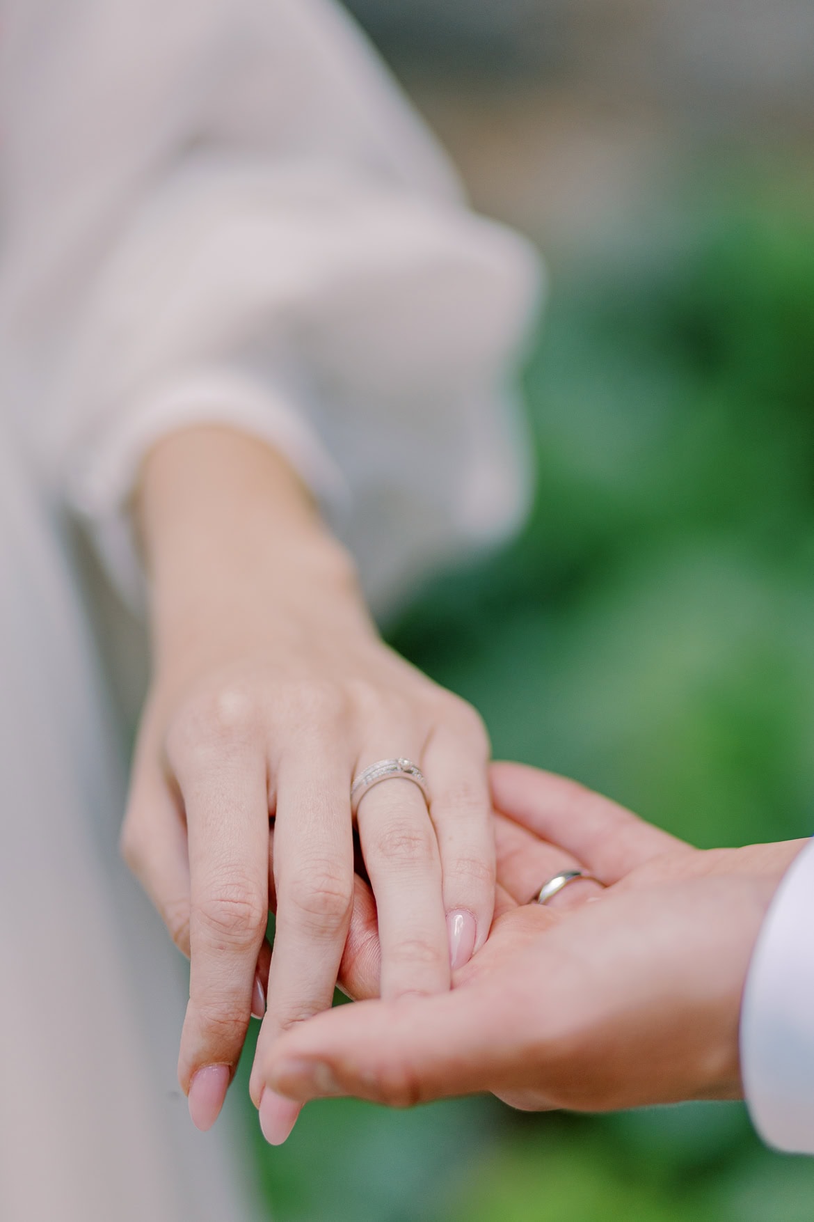 Sommer Hochzeit in der Altstadt Teltow mit romantischem First Look