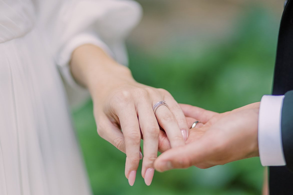 Sommer Hochzeit in der Altstadt Teltow mit romantischem First Look