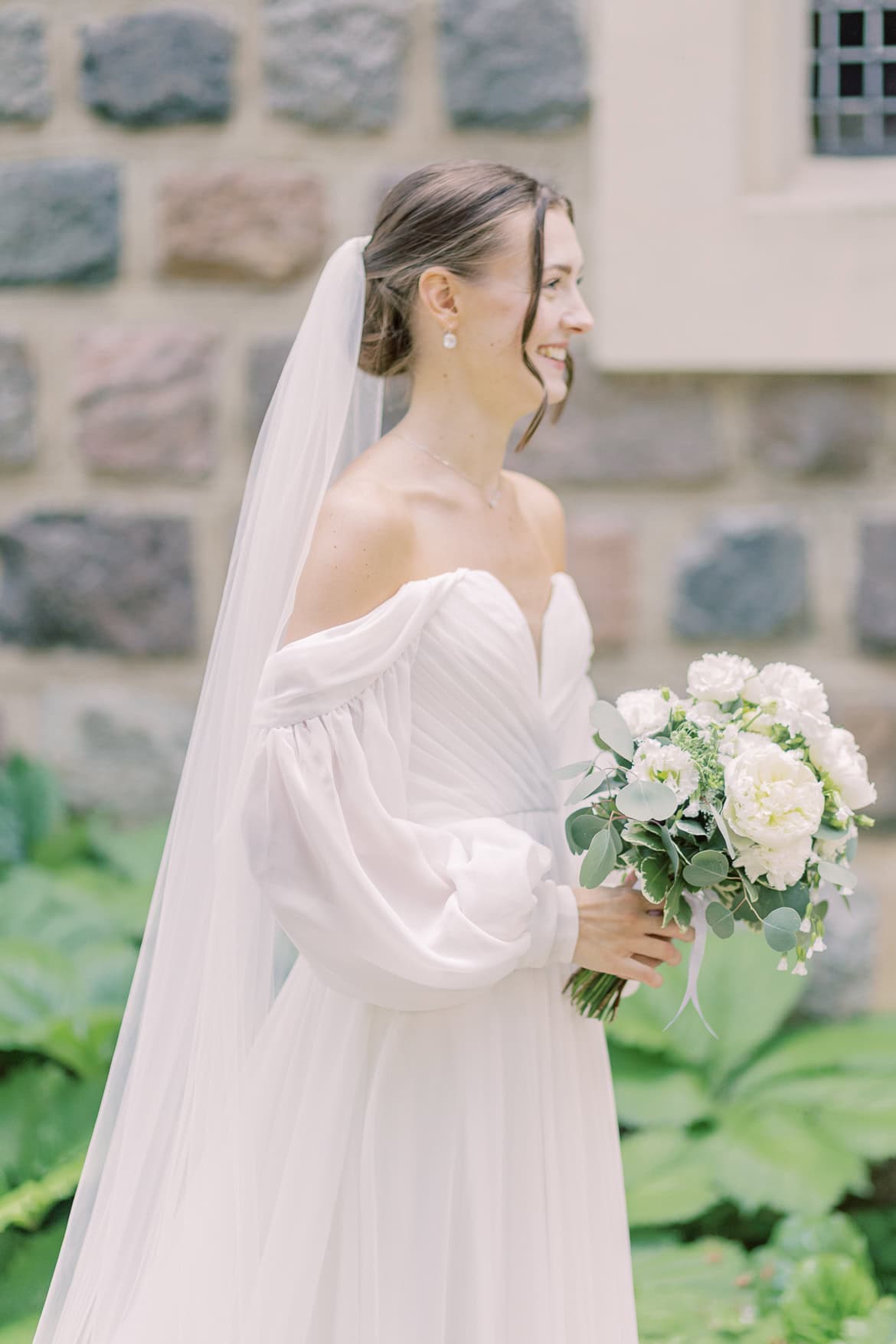 Sommer Hochzeit in der Altstadt Teltow mit romantischem First Look