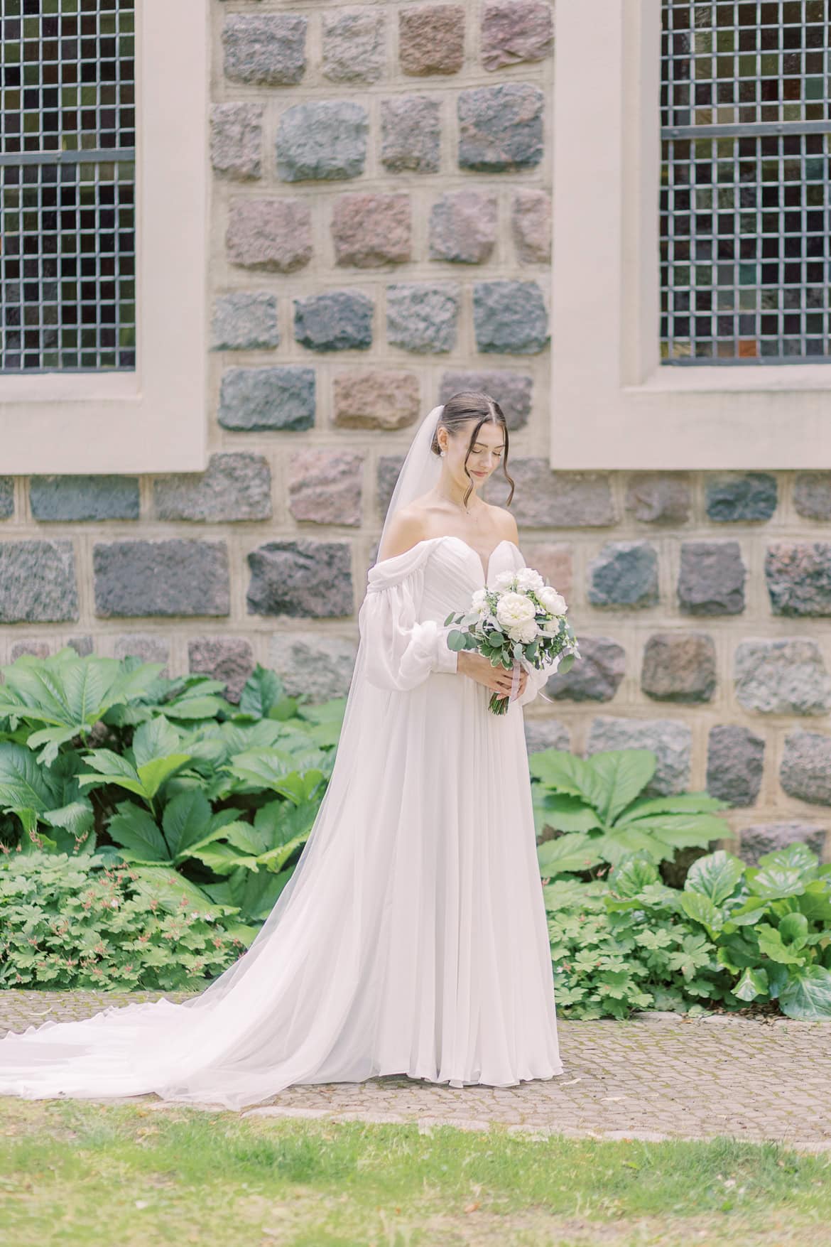 Sommer Hochzeit in der Altstadt Teltow mit romantischem First Look