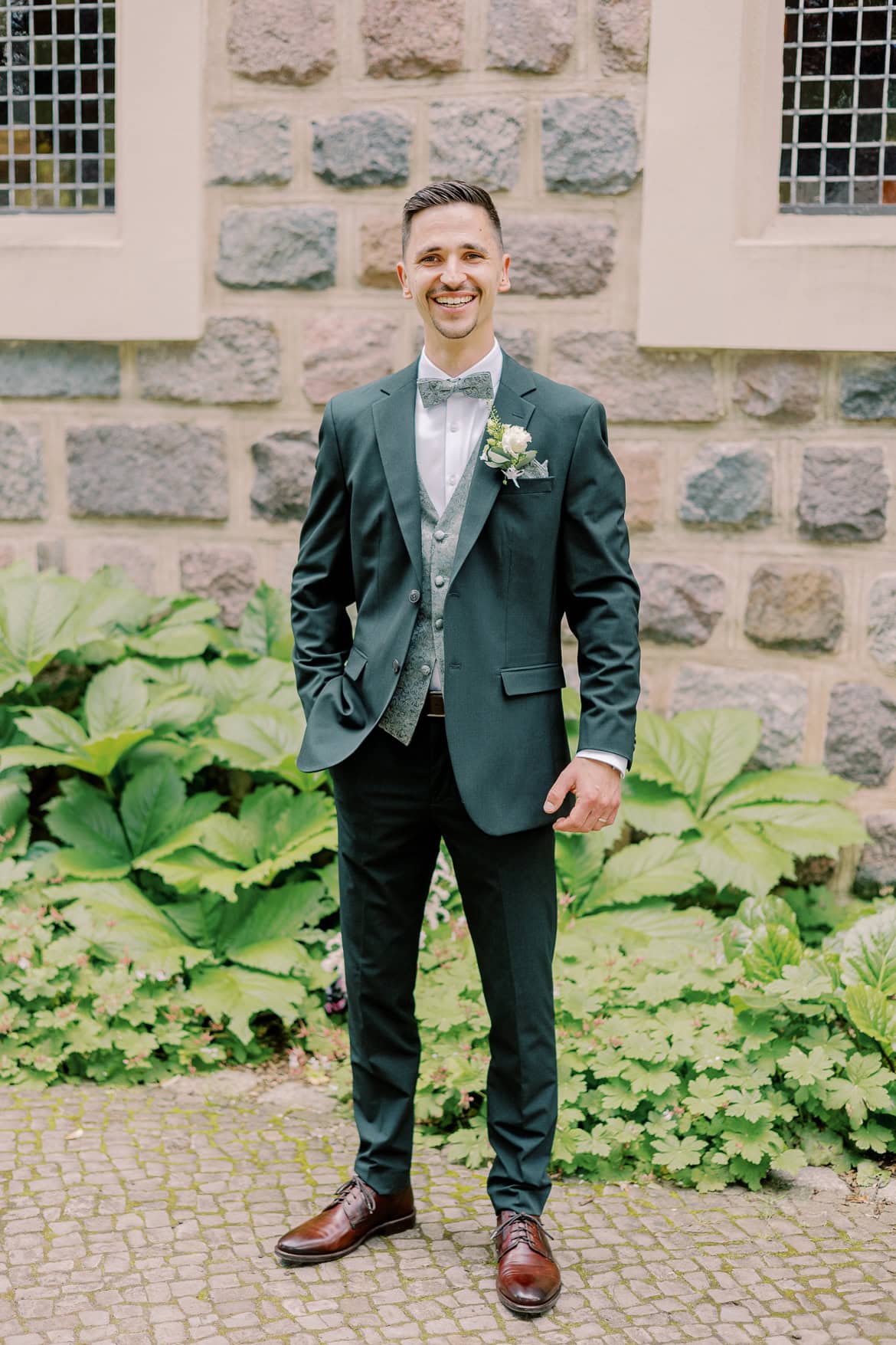 Sommer Hochzeit in der Altstadt Teltow mit romantischem First Look