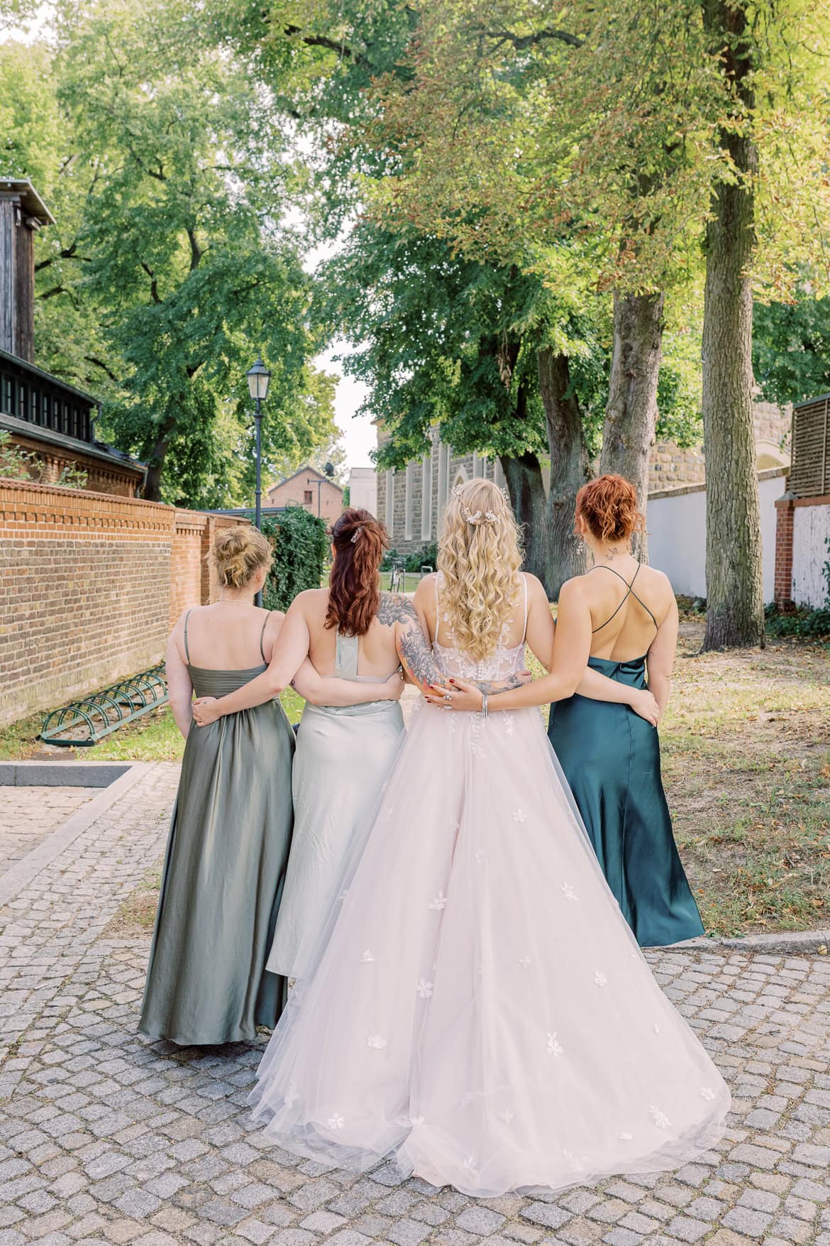 Fröhliche Sommer Hochzeit in der Altstadt Teltow